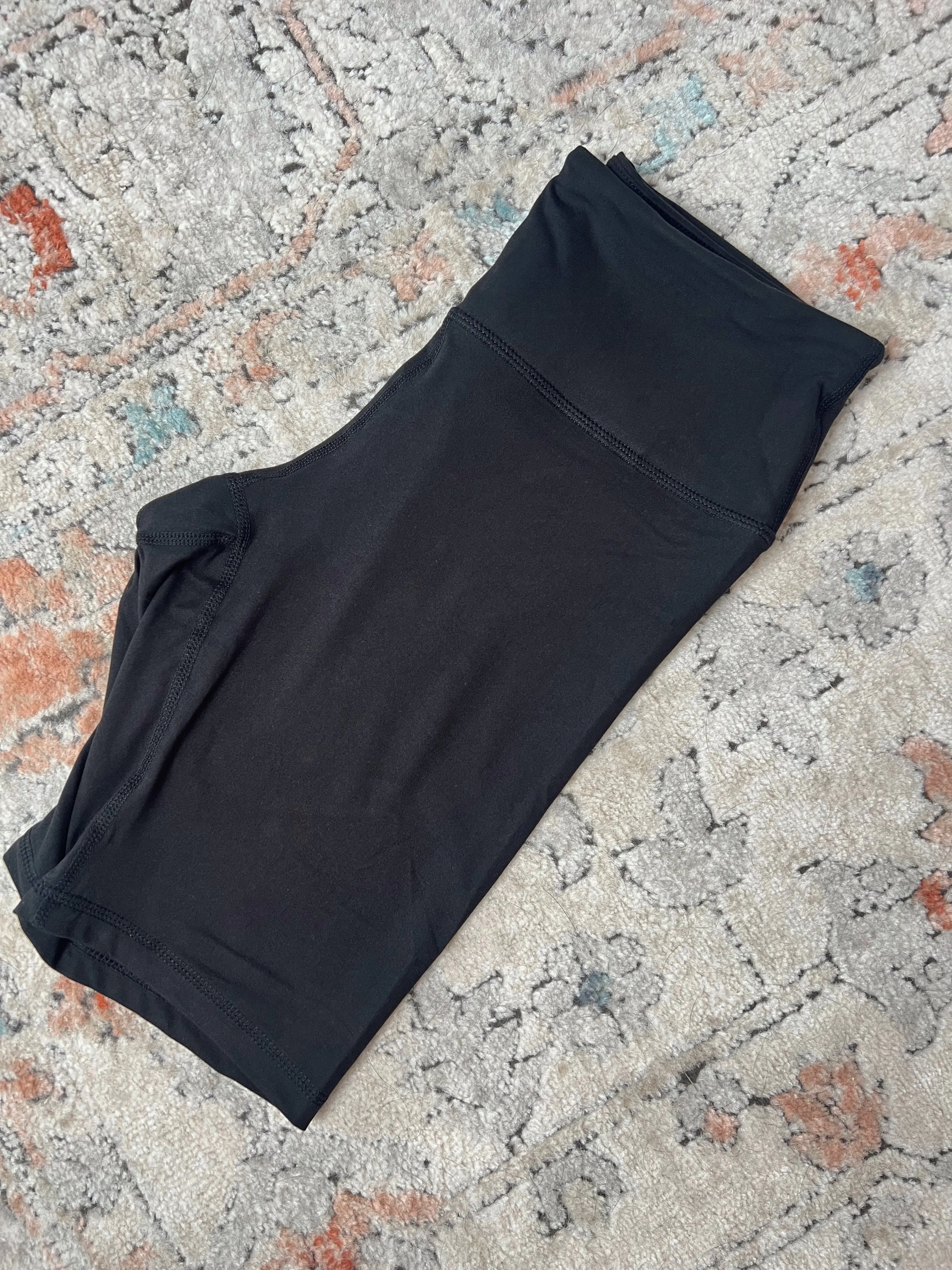 Butter Yoga Biker Shorts - Black