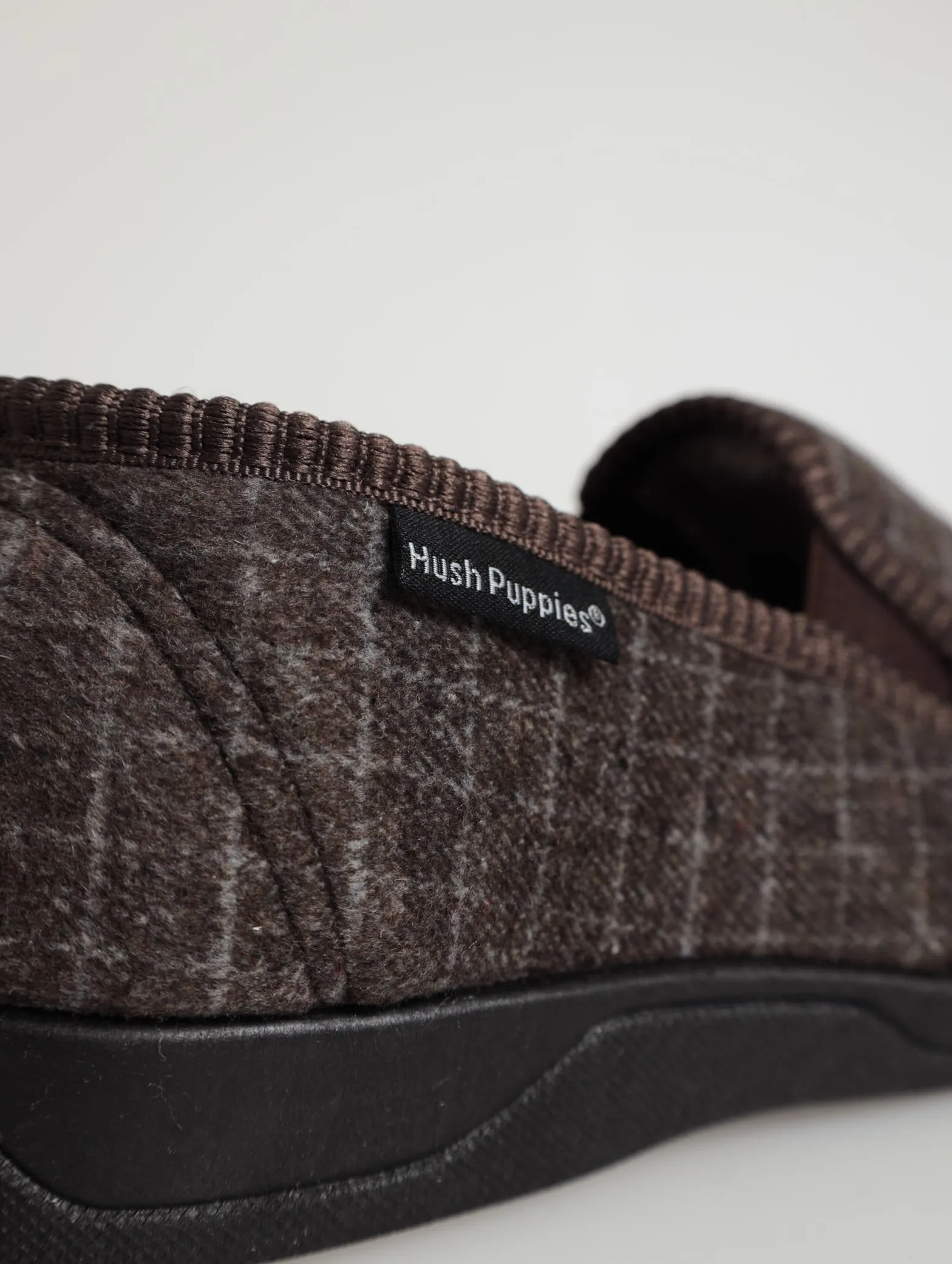 Closed Back Pattern Slipper - Light Brown