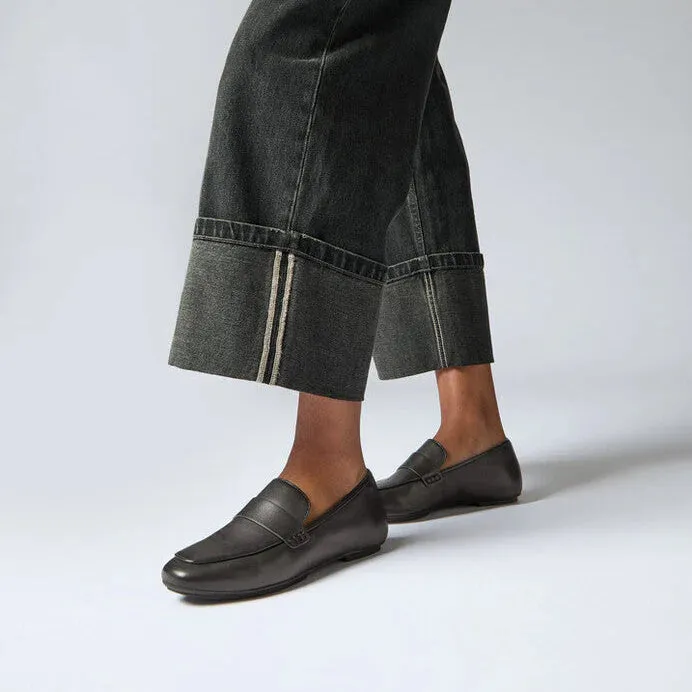 Delicato Soft Leather Loafers in Black