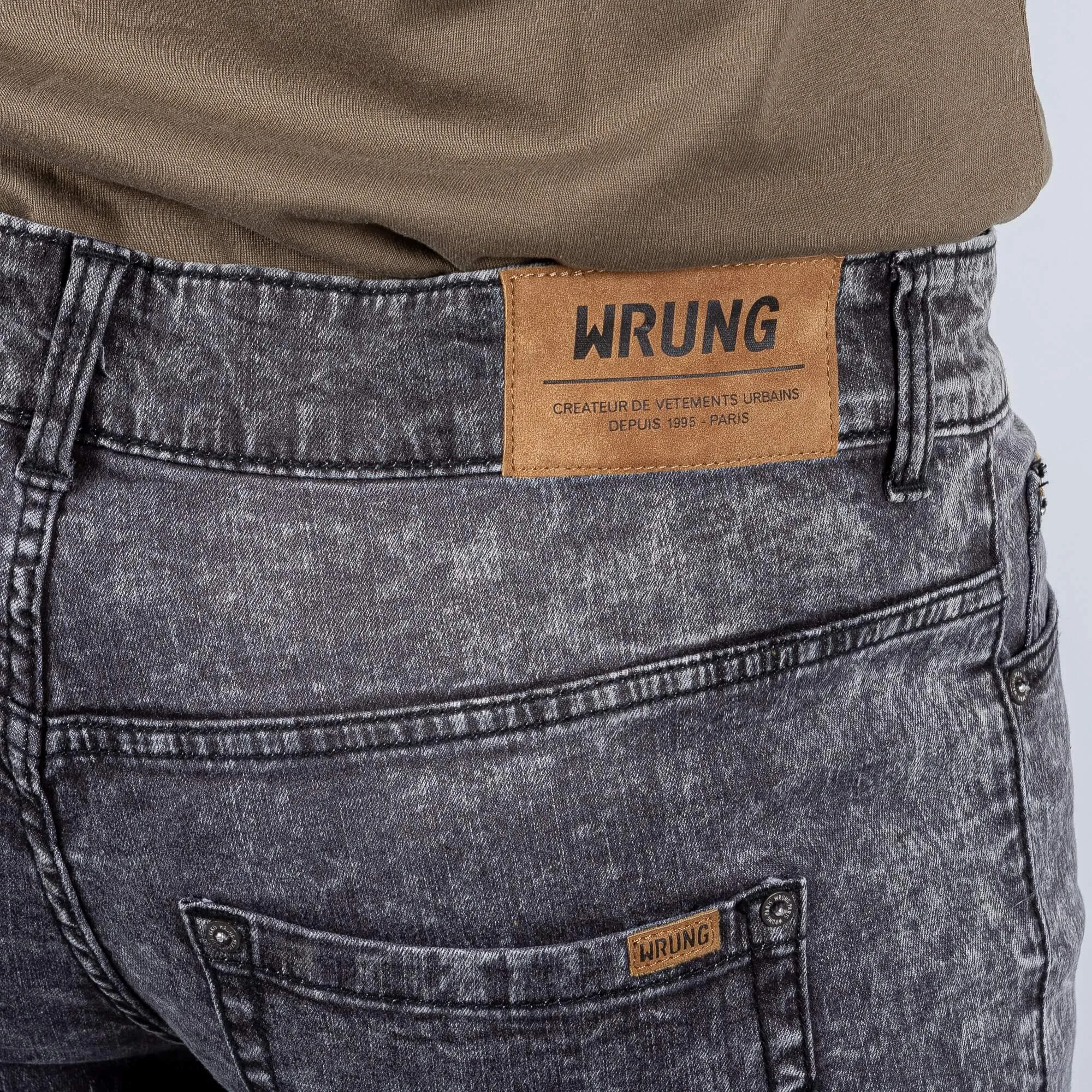Džínsy jogger WRUNG  EASY BLACK čierne