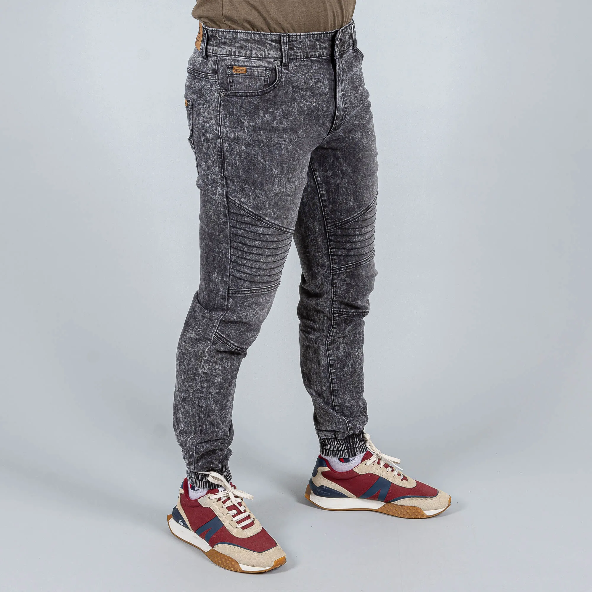 Džínsy jogger WRUNG  EASY BLACK čierne