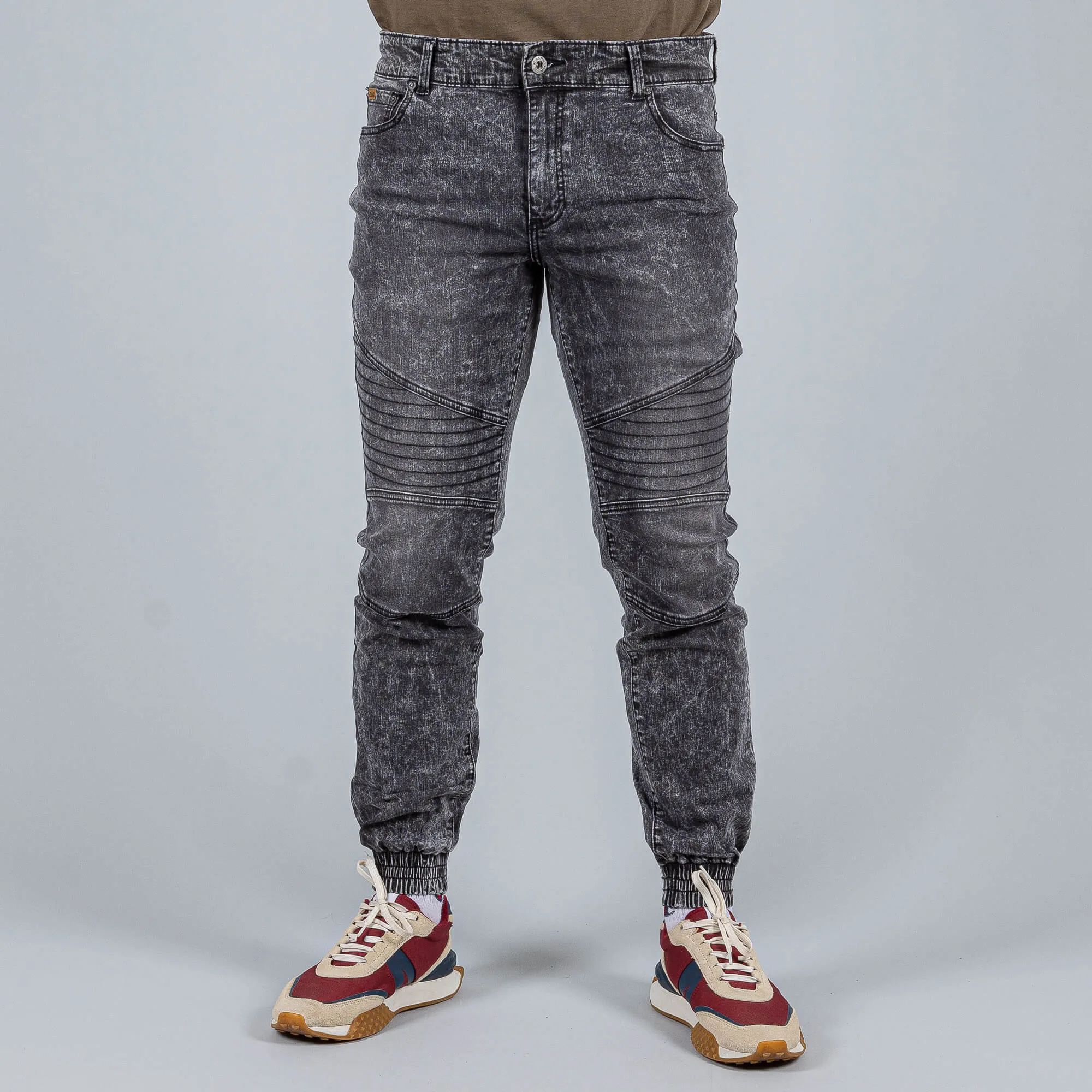 Džínsy jogger WRUNG  EASY BLACK čierne