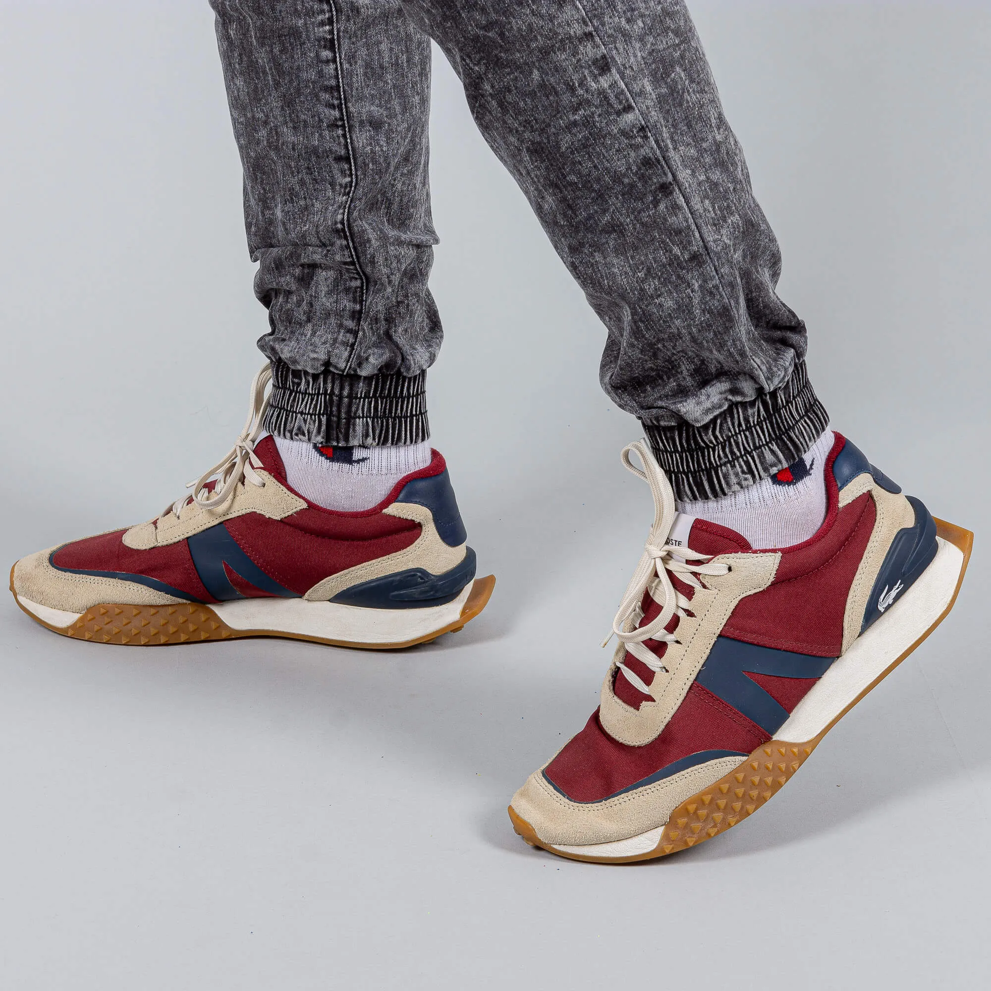 Džínsy jogger WRUNG  EASY BLACK čierne