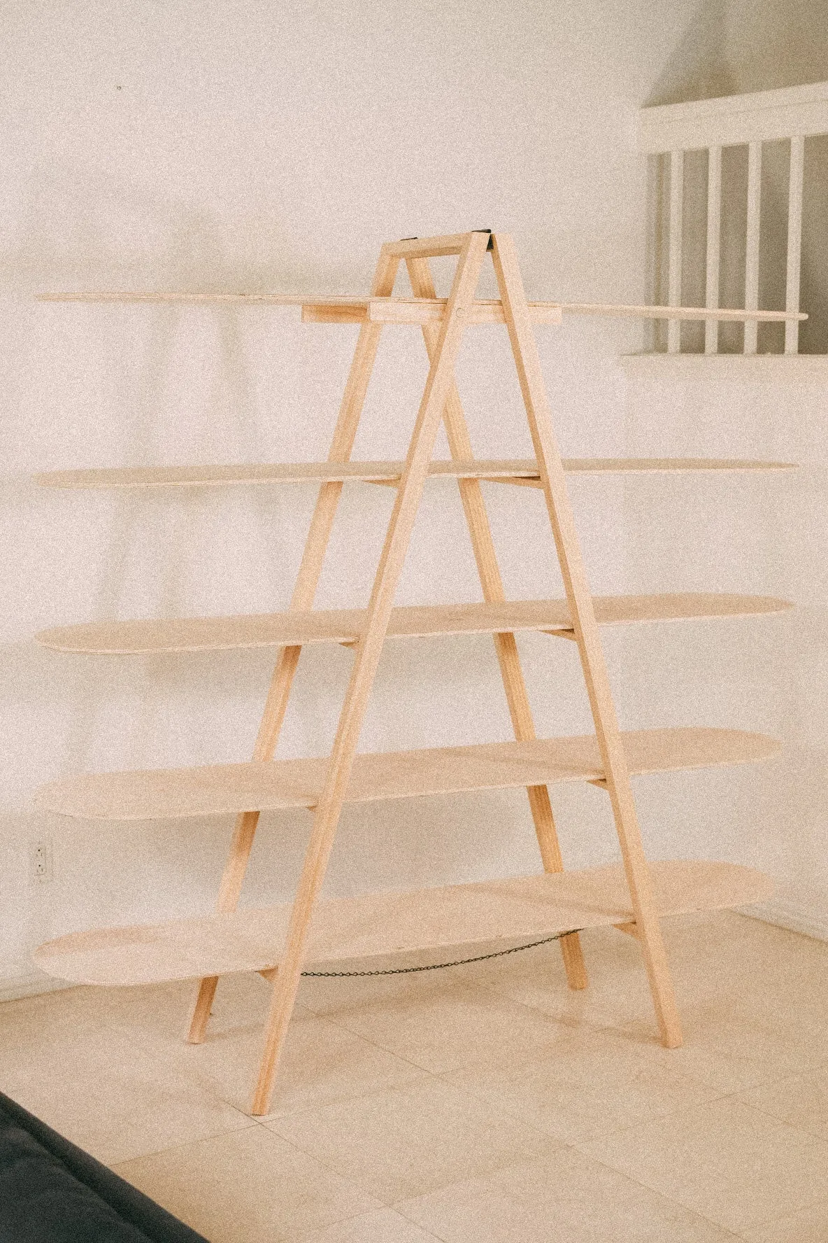 Easy Ladder shelves display LSD-5