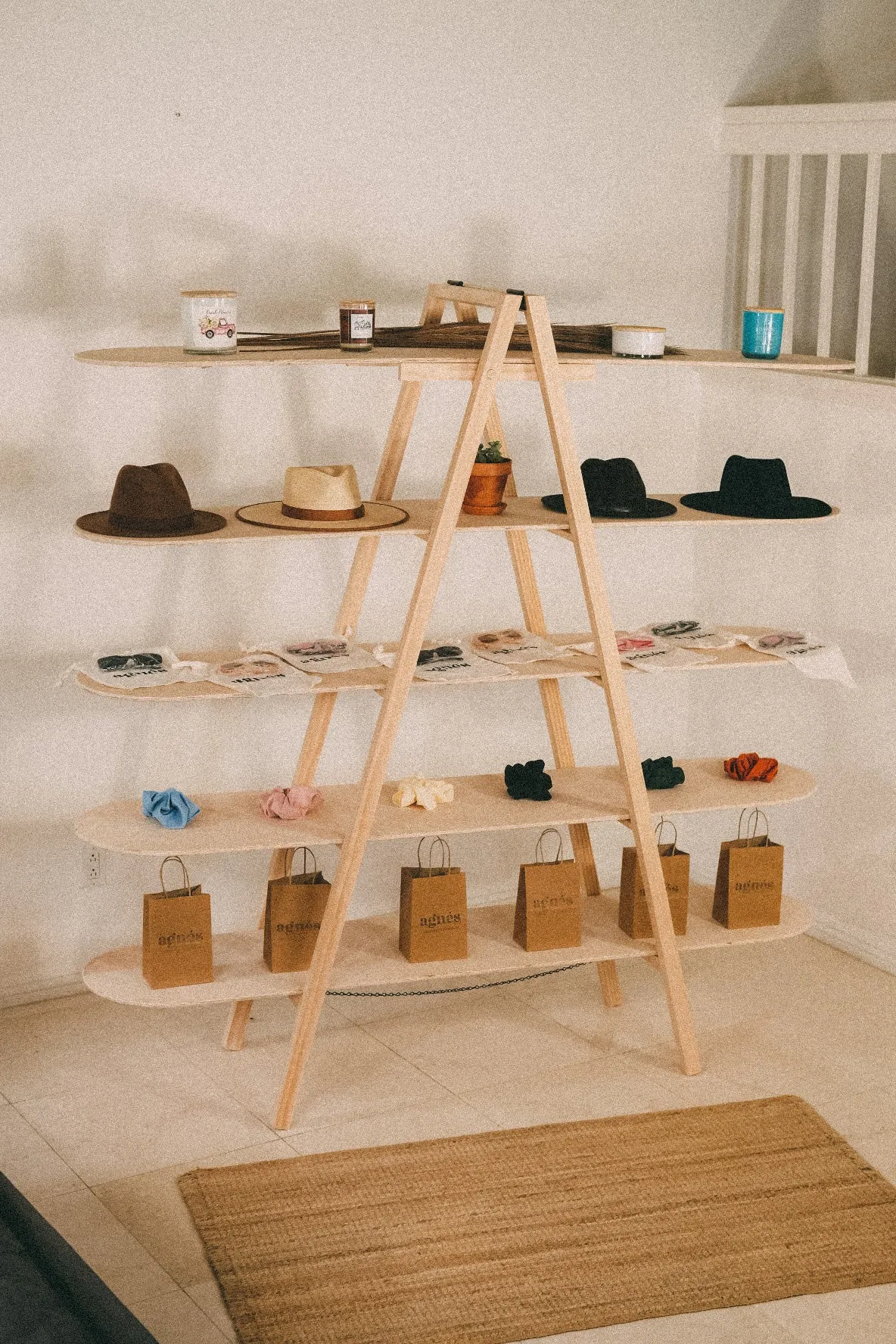 Easy Ladder shelves display LSD-5