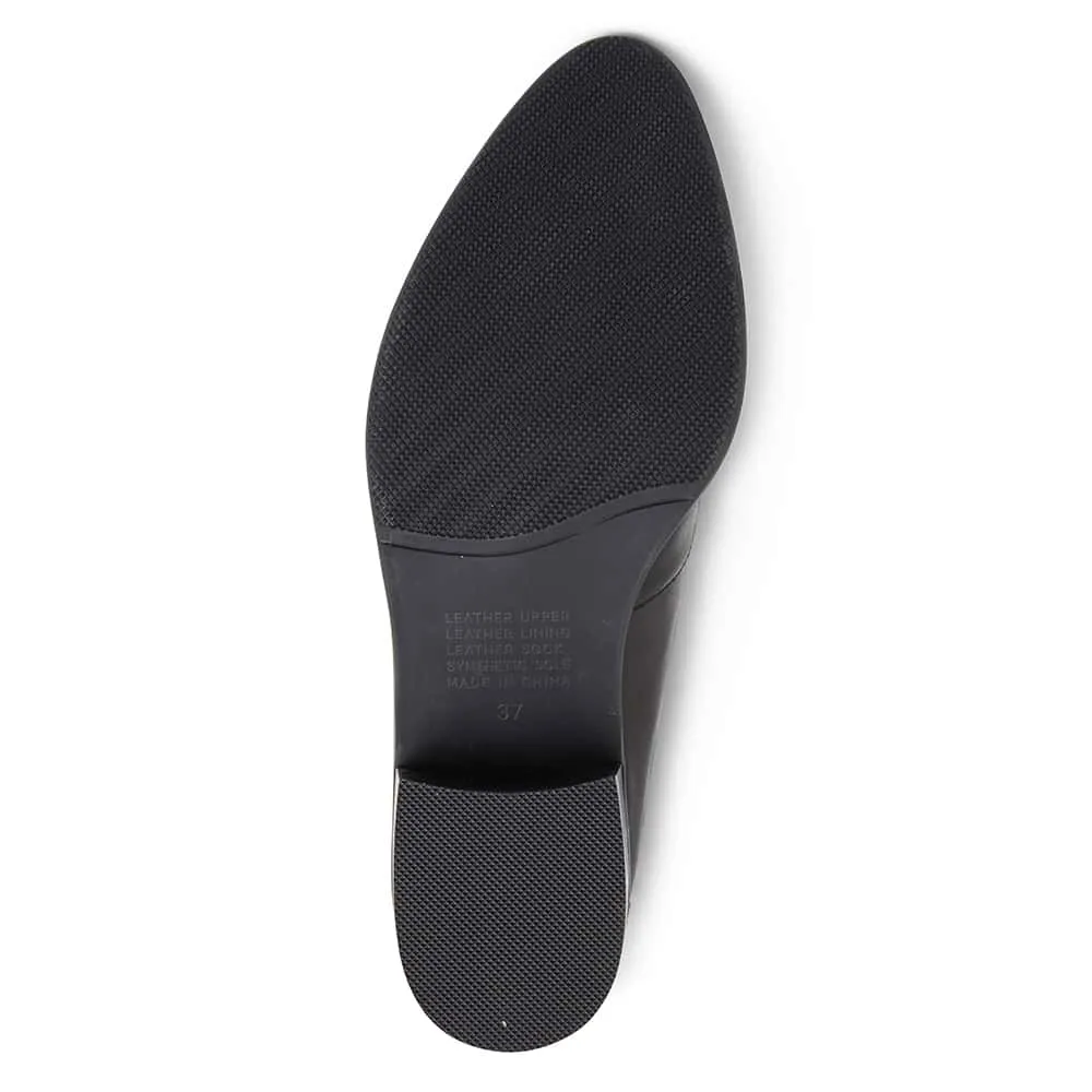 Jacob Loafer in Black Leather