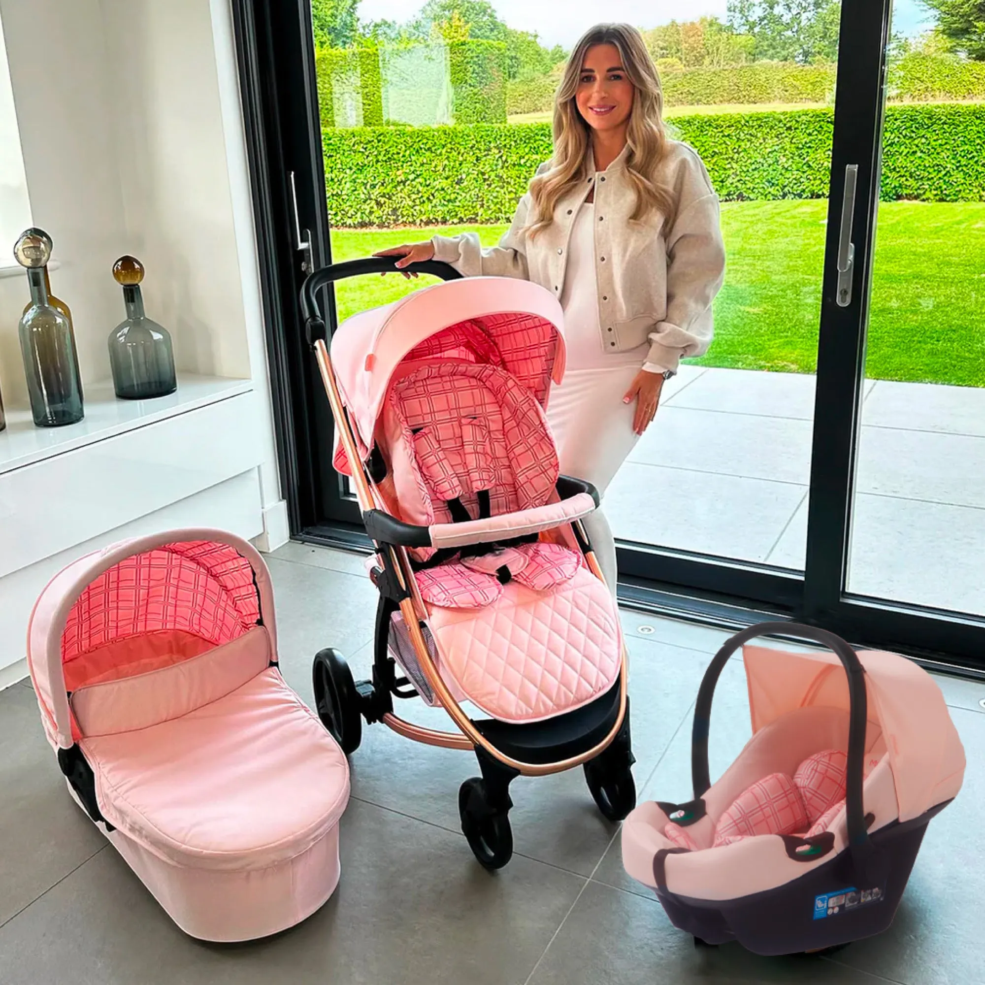 MB200i 3-in-1 Travel System with i-Size Car Seat - Pink Plaid