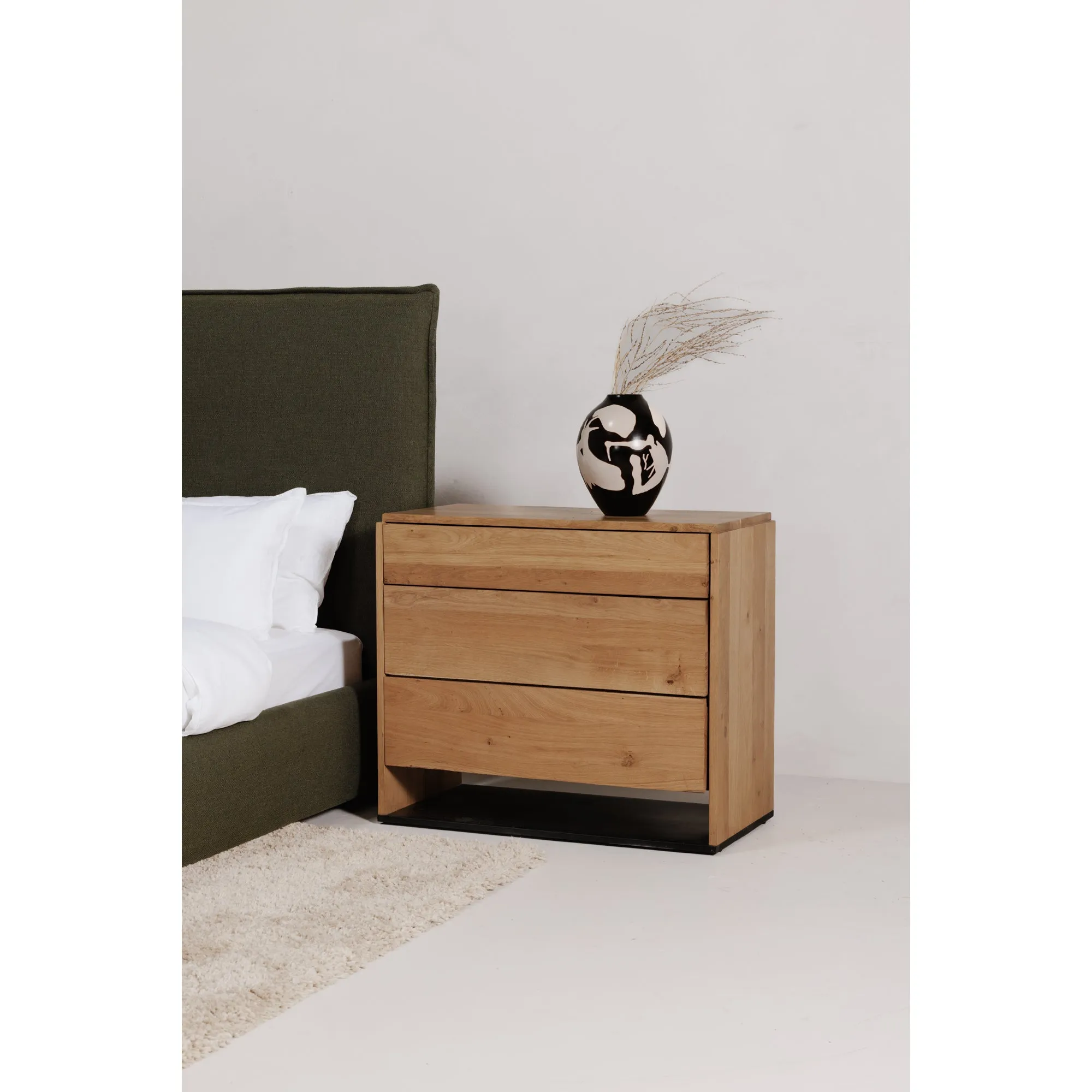 Moe's Home Collection Luzon Green Upholstered Queen Size Bed With Tall Headboard