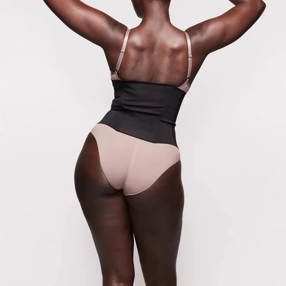 New Skims by Kim Kardashian The waist trainer in Onyx black