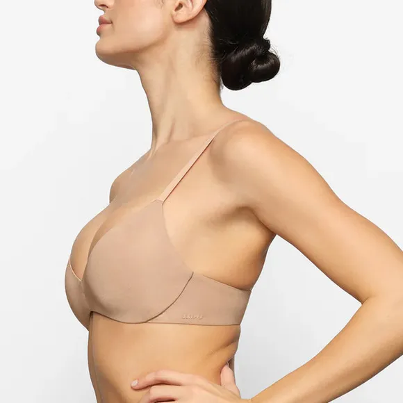 NEW SKIMS Wireless Form Push Up Plunge Bra Size 34DDDD