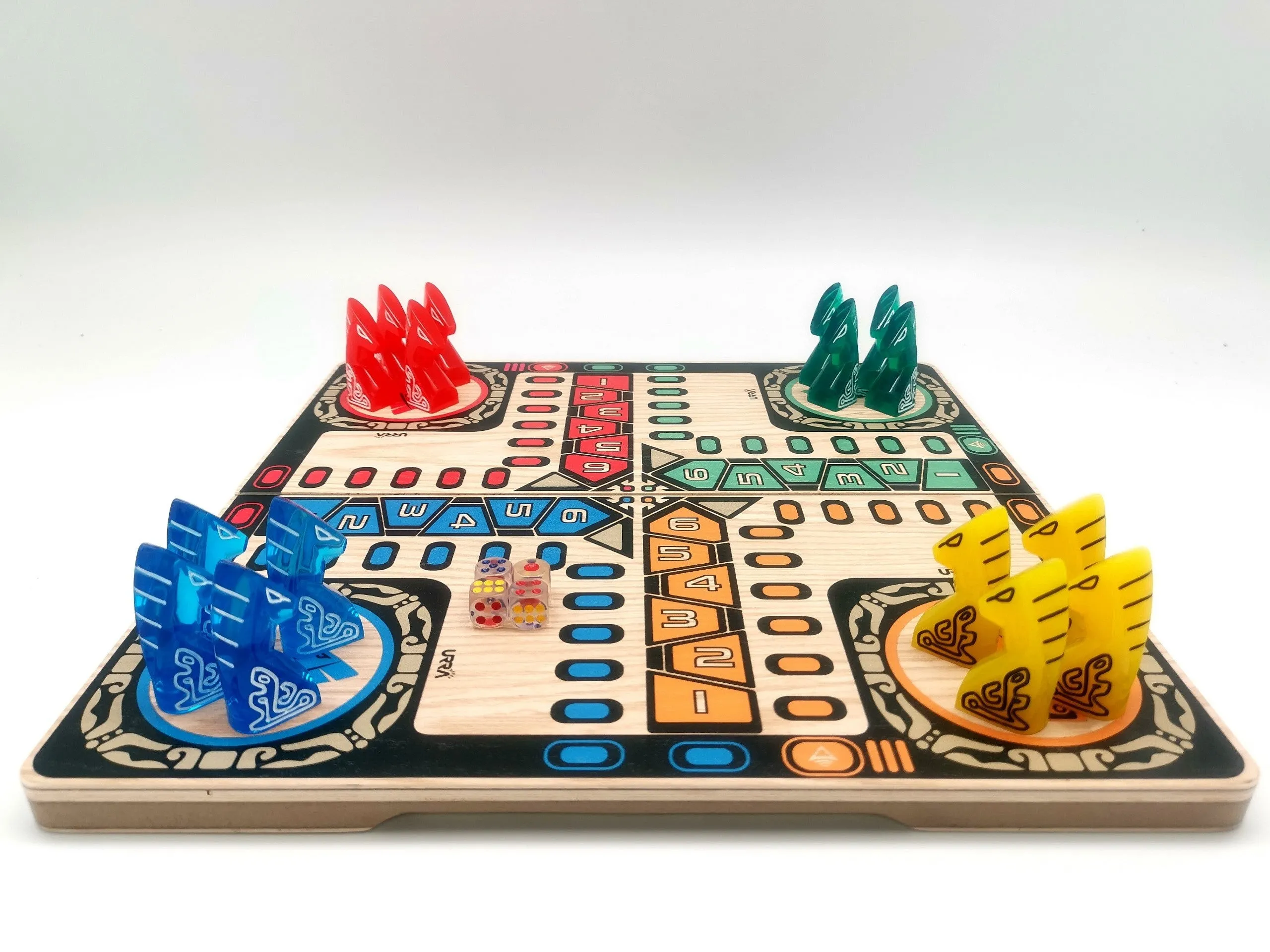 Pinelite Strategy Board Game - Foldable Travel Box