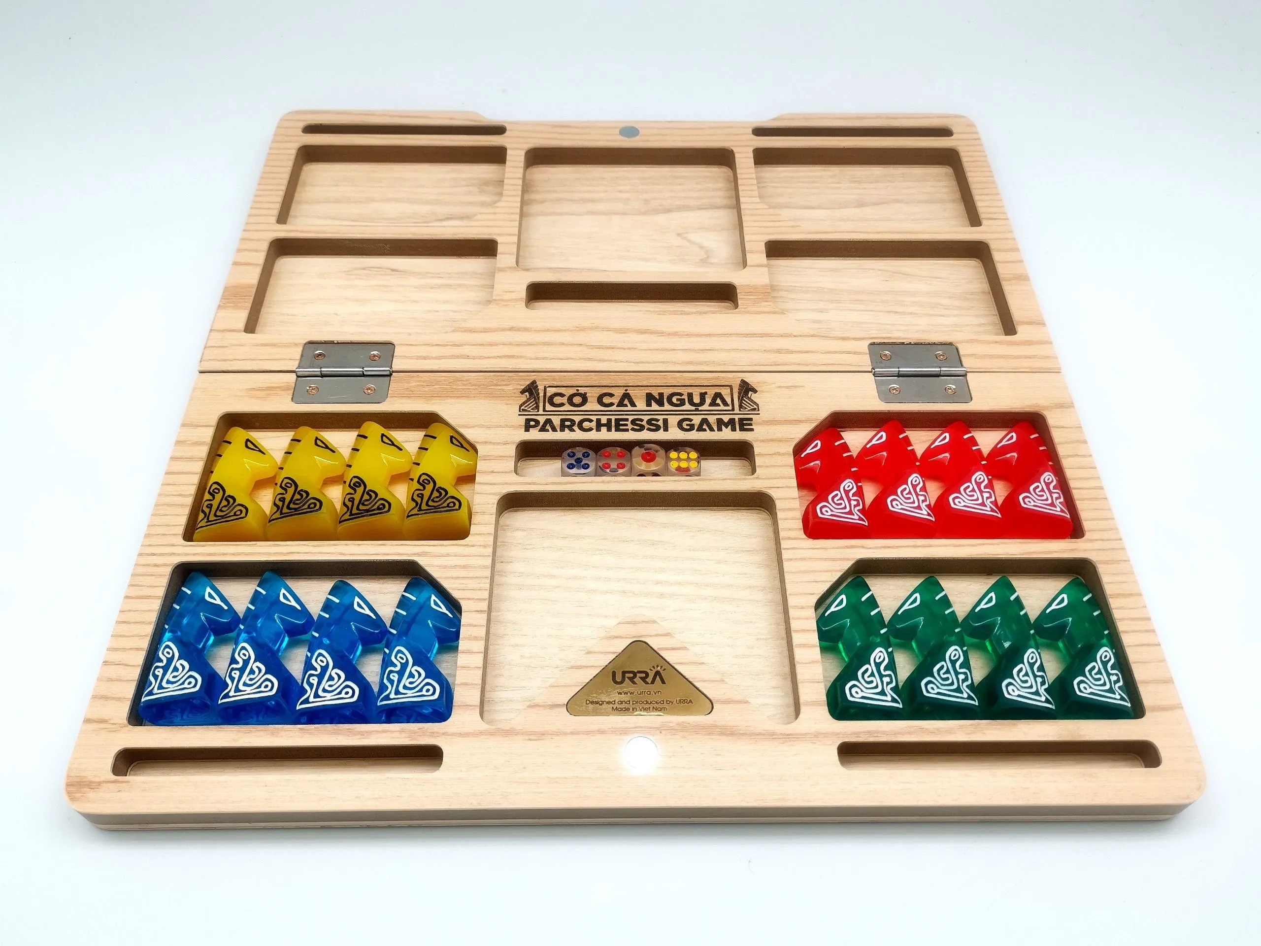 Pinelite Strategy Board Game - Foldable Travel Box