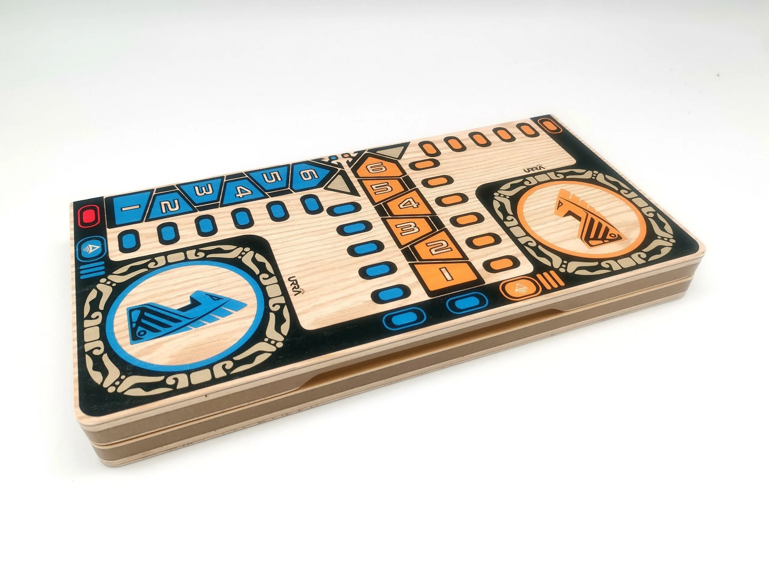 Pinelite Strategy Board Game - Foldable Travel Box