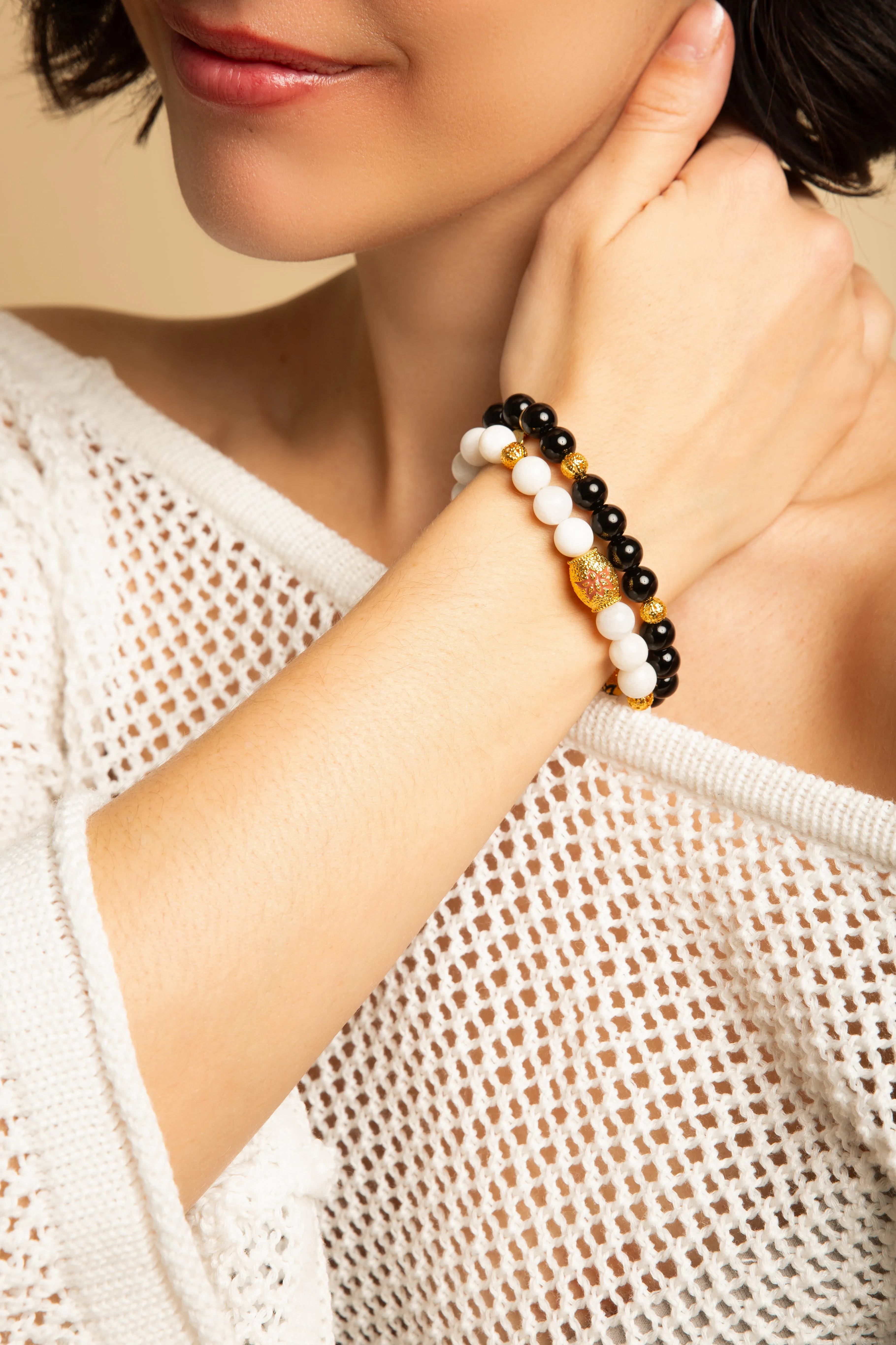 Protection & Strength Onyx Lotus Beaded Bracelet, 18k Gold
