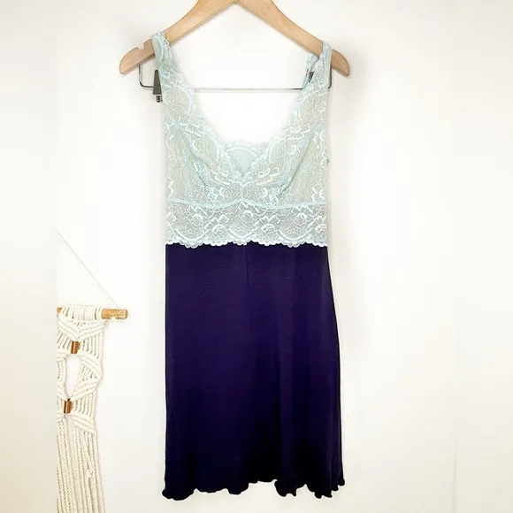 Samantha Chang Slip HOME APPAREL BUILT UP CHEMISE Navy Light blue LACE Modal