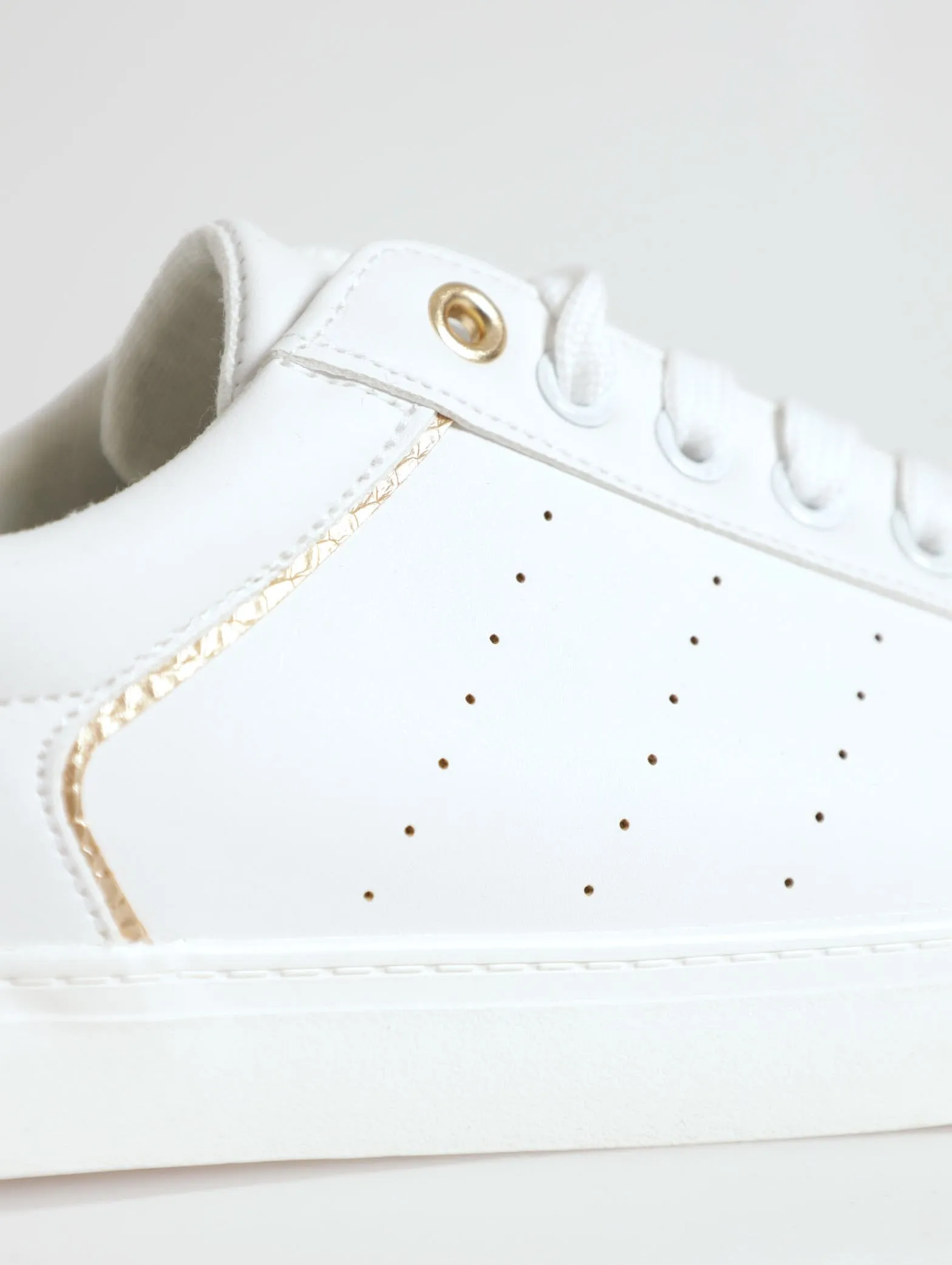 Street Sneaker - White