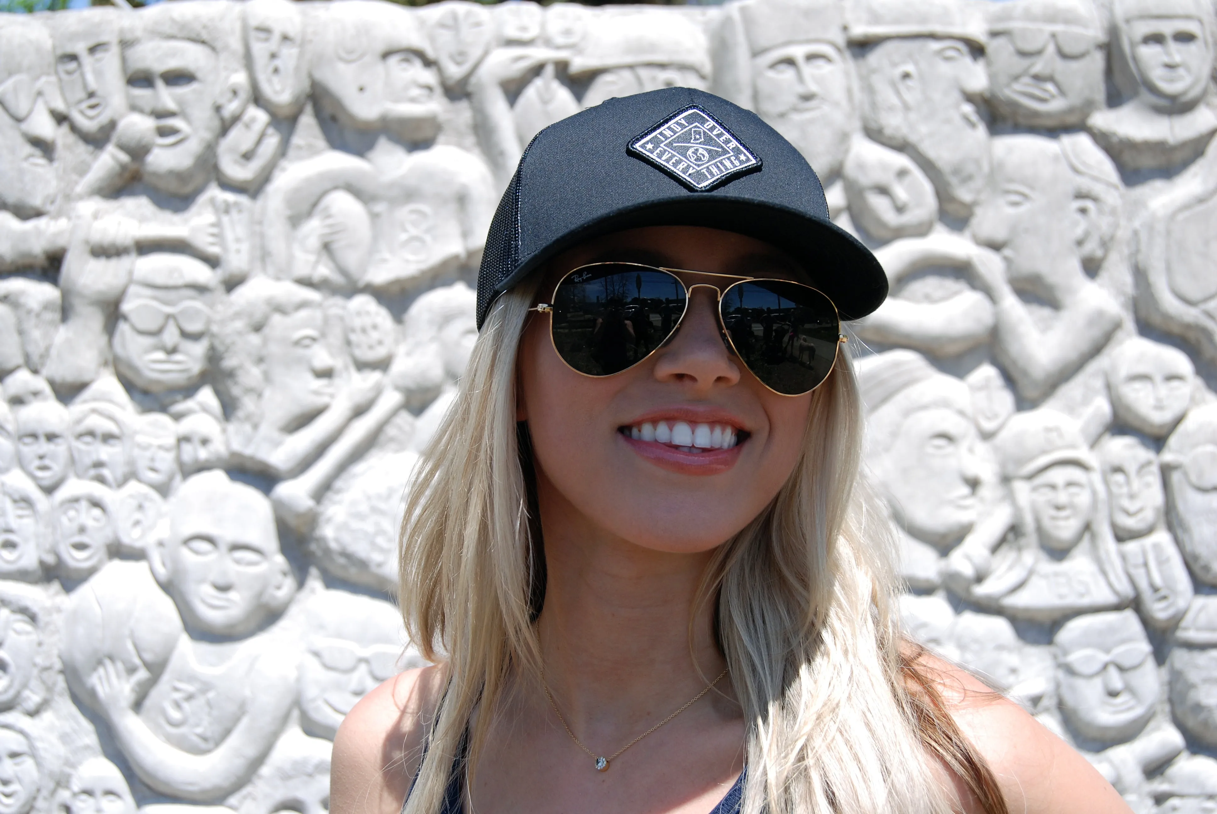 THE AVENUE TRUCKER HAT - BLACK/BLACK