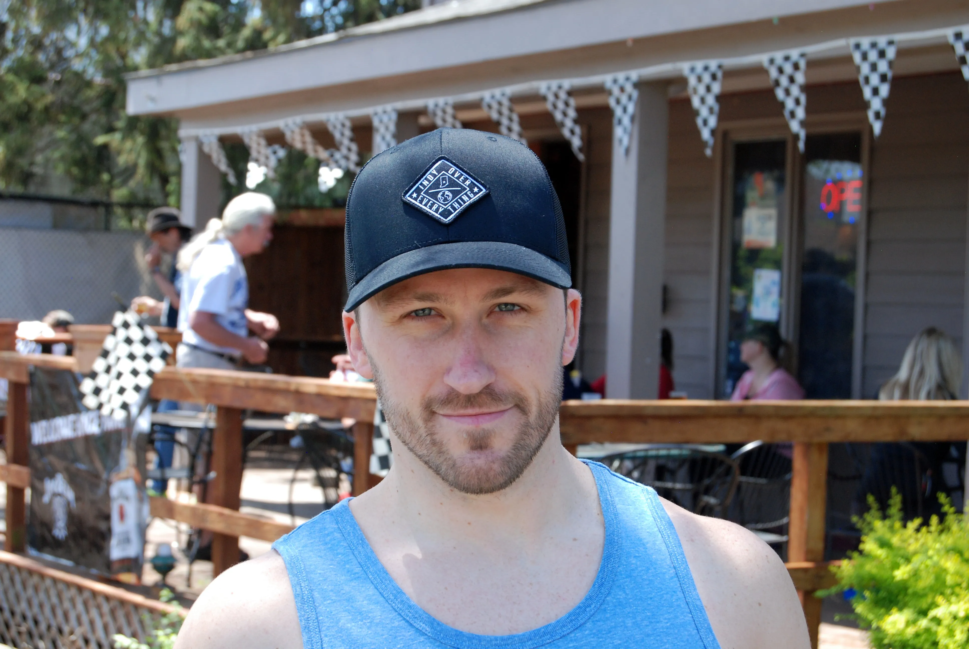 THE AVENUE TRUCKER HAT - BLACK/BLACK